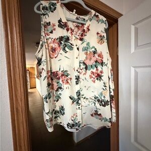 Maurices Cream Floral Sleeveless Blouse